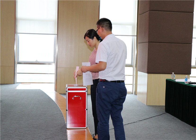 2017年8月25日 新世界娱乐城
团委召开第一次团代会选举产生第一届团委委员2 2017年8月25日 新世界娱乐城
团委召开第一次团代会选举产生第一届团委委员2