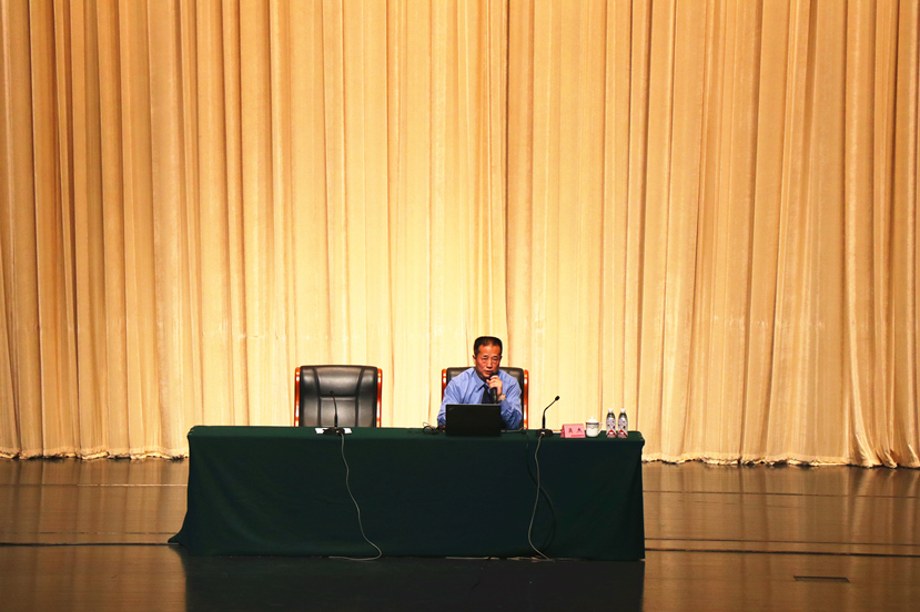 2018年4月26日 敬畏法律 崇廉反腐——新世界娱乐城
召开反腐倡廉警示教育大会2_副本