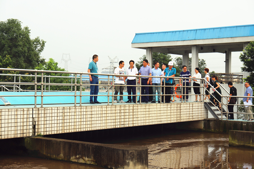 2018年7月18日 市人大常委会副主任成剑视察杰阳排水公司3_副本 2018年7月18日 市人大常委会副主任成剑视察杰阳排水公司3_副本