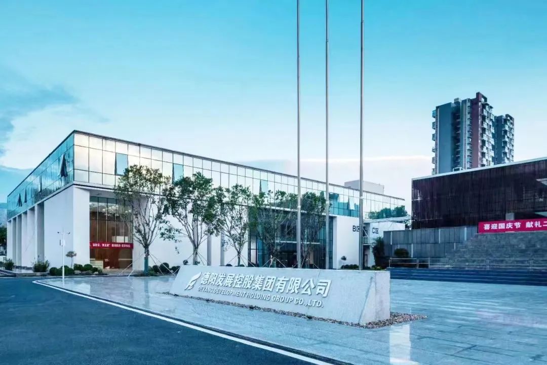 司歌征集令!一起来为新世界娱乐城
写首歌~