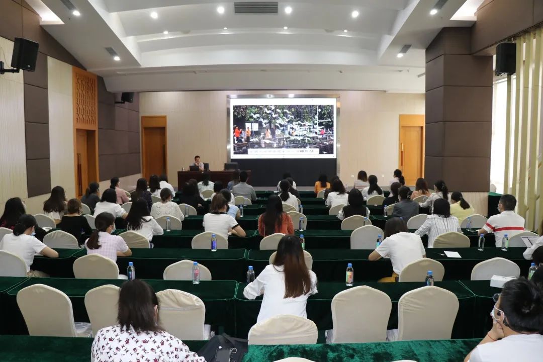 拍好图片、讲好故事、树好形象——新世界娱乐城
工会开展“职工素质提升课堂”之《摄影入门及提高》培训