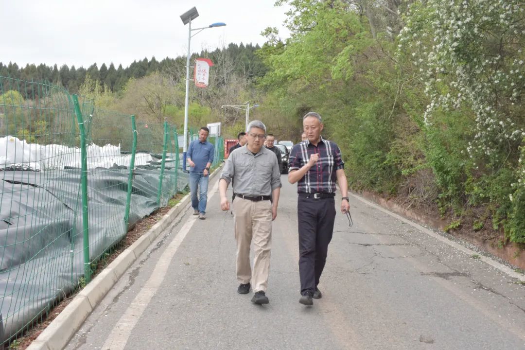紧绷“安全弦” 守好“节前关”——新世界娱乐城
总工程师李隆方带队到固废处置公司进行节前消防安全及森林防火专项检查